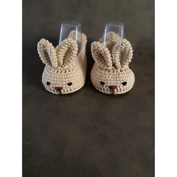 Bunny Rather Shaker Crochet Set, New Born Baby boy Colección,Handmade crochet - Picture 7 of 10